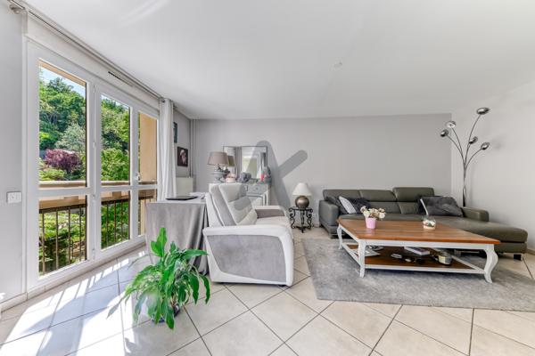 FRANCHEVILLE-APPARTEMENT FAMILIAL DANS RESIDENCE AVEC PARC