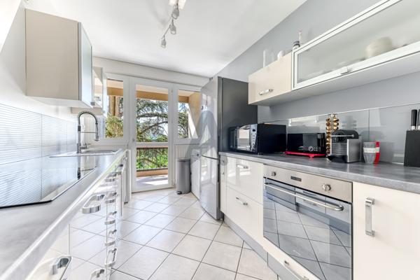 FRANCHEVILLE-APPARTEMENT FAMILIAL DANS RESIDENCE AVEC PARC