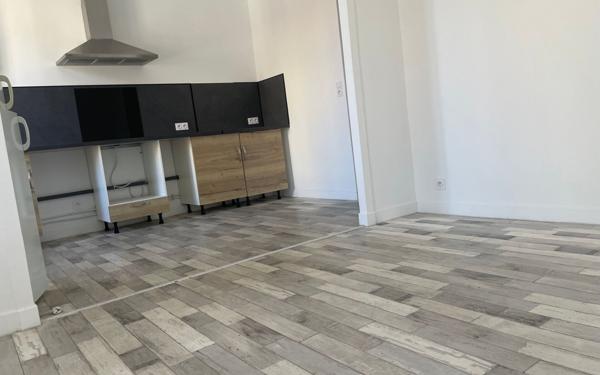 Immeuble à vendre    4 pièces • 120 m2 Hyères