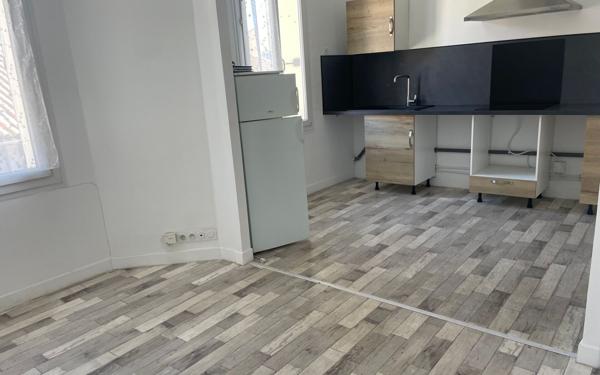 Immeuble à vendre    4 pièces • 120 m2 Hyères