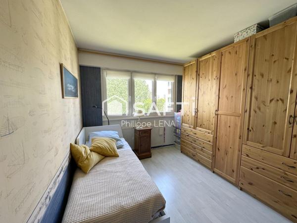 Un grand attique au sein d'un parc privé !