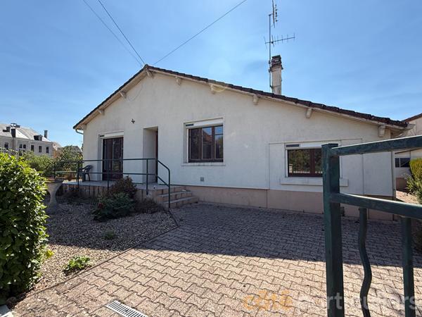 Vente
                Maison86 m² - 3 Pièces -
                    CHARENTON DU CHER (18210)