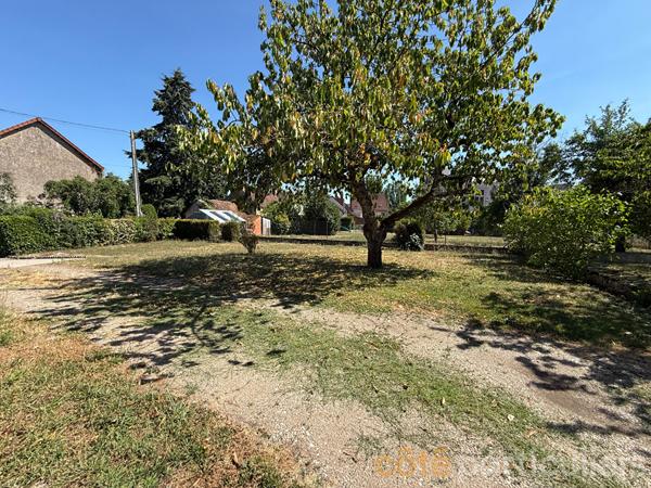 Vente
                Maison86 m² - 3 Pièces -
                    CHARENTON DU CHER (18210)