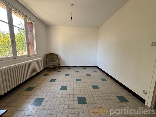 Vente
                Maison86 m² - 3 Pièces -
                    CHARENTON DU CHER (18210)