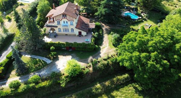 Belle maison de style Basque Pays de Belvès.