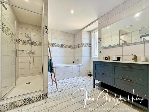 30320 Marguerittes - Mas de caractère de 418 m2