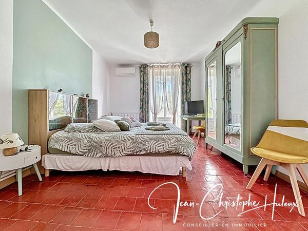 30320 Marguerittes - Mas de caractère de 418 m2