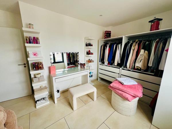 VILLA RE 2020 120m2, AVEC JACUZZI ET GARAGE