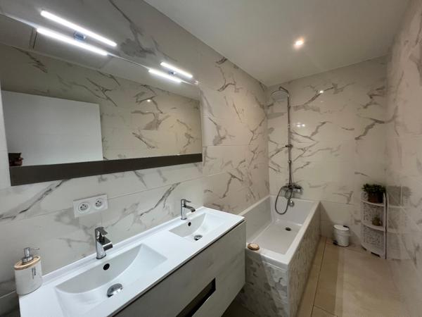 VILLA RE 2020 120m2, AVEC JACUZZI ET GARAGE