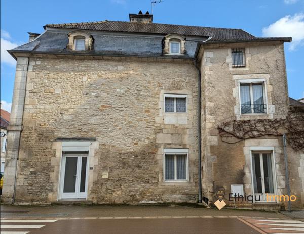 Duplex de 160 m² situé en plein centre d’Arc-en-Barrois