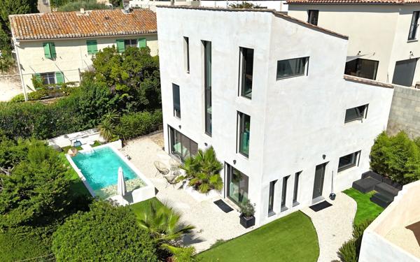 Maison à vendre    7 pièces • 180 m2 Salon-de-Provence