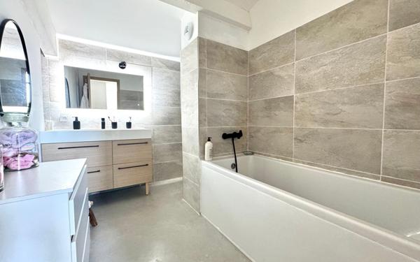 Maison à vendre    7 pièces • 180 m2 Salon-de-Provence