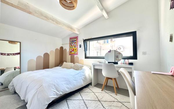 Maison à vendre    7 pièces • 180 m2 Salon-de-Provence