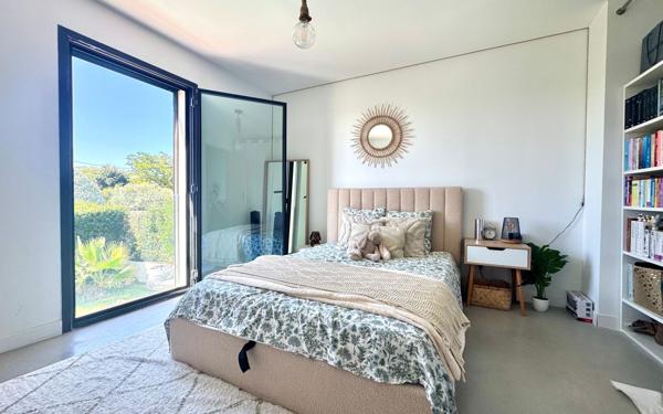 Maison à vendre    7 pièces • 180 m2 Salon-de-Provence