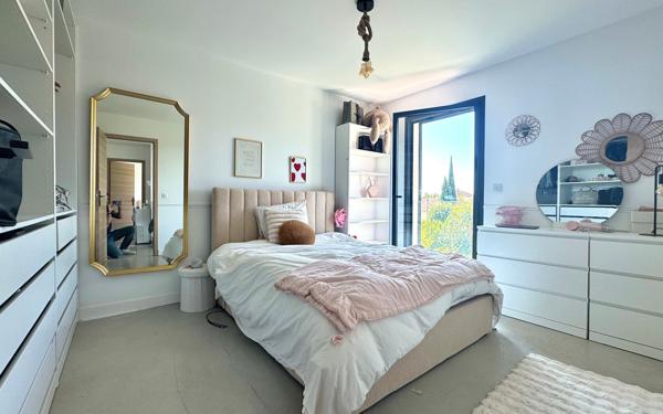 Maison à vendre    7 pièces • 180 m2 Salon-de-Provence