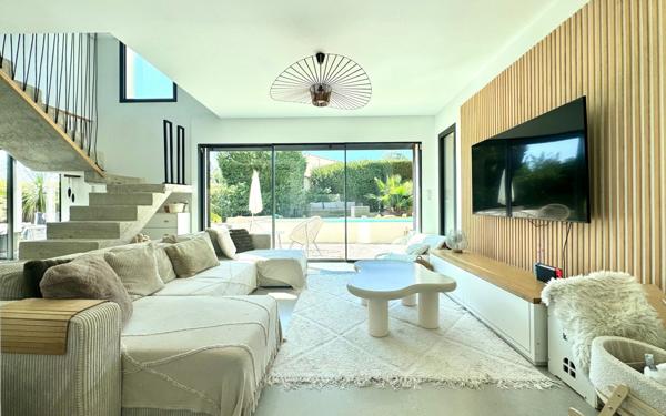 Maison à vendre    7 pièces • 180 m2 Salon-de-Provence