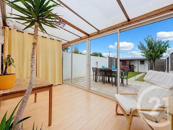 Maison à vendre  5 pièces - 114 m 2   WATTRELOS  - 59