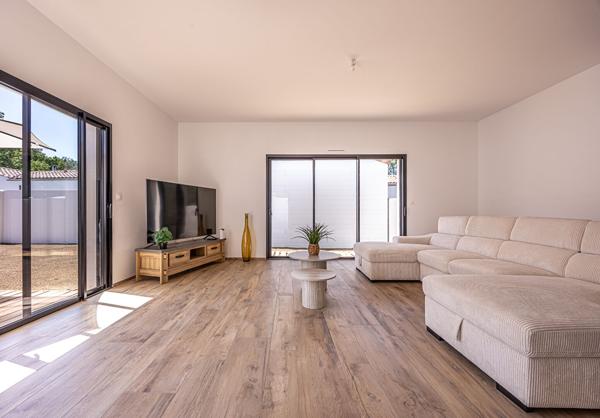 EXCLUSIVITÉ  - MAISON NEUVE MEUBLÉE 170 M²  - 4 CHAMBRES  SAINT-LAURENT-DE-LA-PRÉE