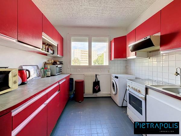 Apt T3 de 67 m², Balcon, cave et parking au 2E étage avec ascenseur