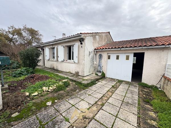 Maison à rénover - 4 pièces 85m2 - Aytré €243 000 ** - Référence JH671D1