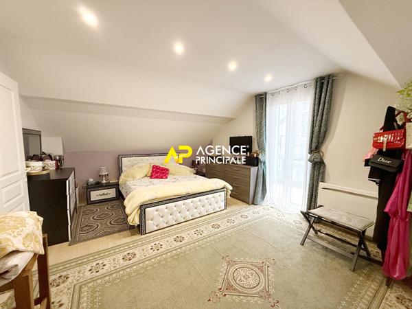 ARGENTEUIL Centre-Ville, Maison 5 pièces d'environ 74 m2 Carrez, 84m² au sol €374 900 ** - Référence 4475