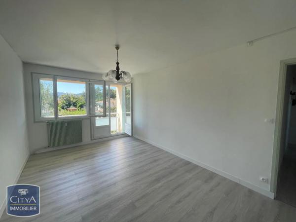 Appartement à louer 2 pièces 49.76m² Riom (63200)