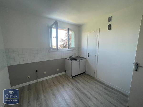 Appartement à louer 2 pièces 49.76m² Riom (63200)