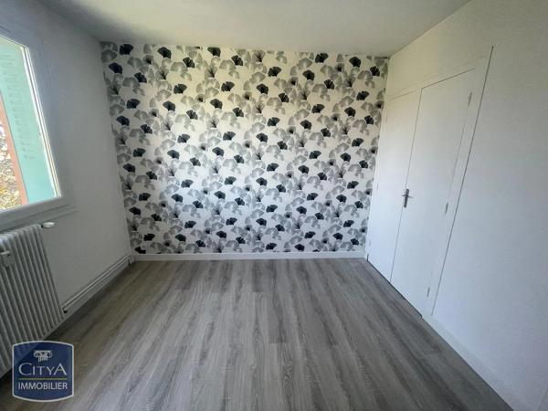 Appartement à louer 2 pièces 49.76m² Riom (63200)
