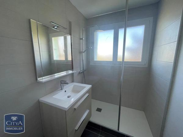 Appartement à louer 2 pièces 49.76m² Riom (63200)
