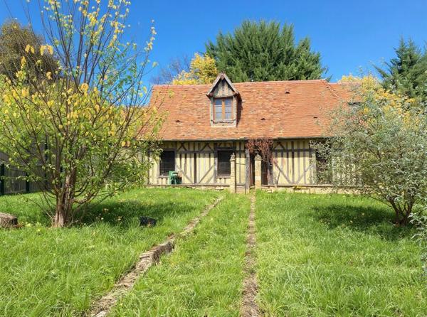 Maison Ancienne de Standing avec Piscine et Vue Campagne