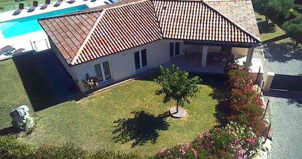 Superbe maison moderne avec piscine