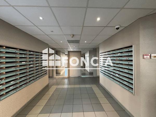 Location Studio 18.37 m² - 98 AVENUE ROGER SALENGRO Villeurbanne 69100