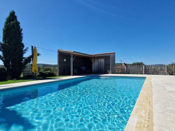 Maison ancienne - Saint-cyprien Maison Perigordine ancienne rénovée avec piscine et terrain de 3762m2