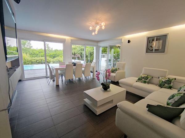 Pontonx-sur-l'Adour, Maison d'architecte avec piscine a débordement -Vue Panoramique