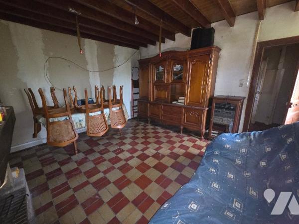 A 5MN D'YVETOT, longère de plain pied d'~75m², 2 chambres, cellier sur terrain ~1830 m².