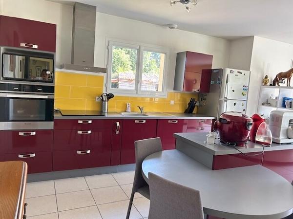 Belle maison de 122 m2 avec piscine proche des plages