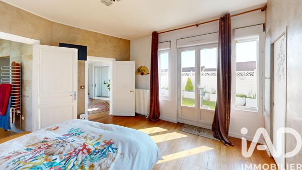 Maison à vendre 11 pièces 380 m² Villenoy