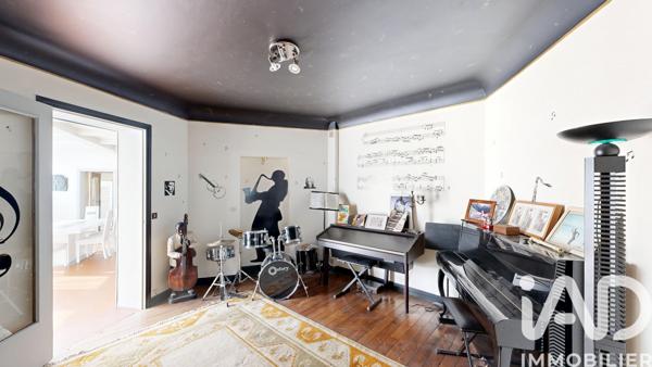 Maison à vendre 11 pièces 380 m² Villenoy