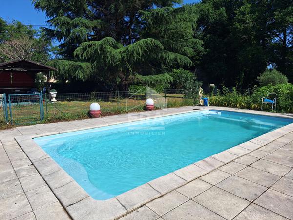 Maison périgourdine proche de la zone commerciale de Montpon Ménestérol.