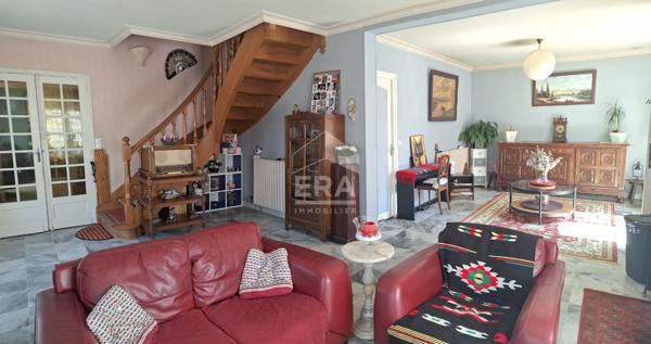 Maison périgourdine proche de la zone commerciale de Montpon Ménestérol.