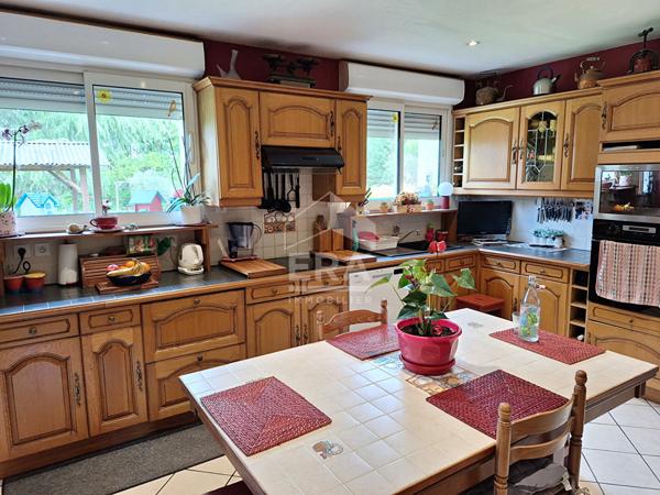 Maison périgourdine proche de la zone commerciale de Montpon Ménestérol.