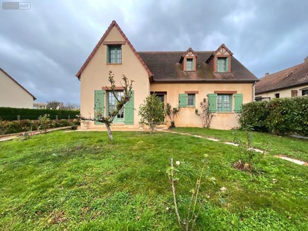 Maison individuelle à vendre à Nogent-le-Rotrou dans l'Eure-et-Loir (28400), ref : 251011
