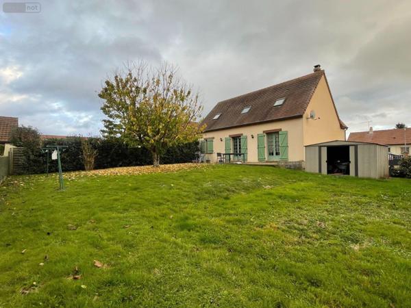 Maison individuelle à vendre à Nogent-le-Rotrou dans l'Eure-et-Loir (28400), ref : 251011