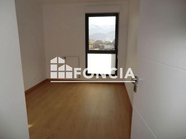 Location Appartement 4 pièces 80.79 m² - 77 COURS DE LA LIBERATION Grenoble 38000