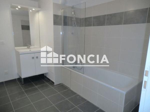 Location Appartement 4 pièces 80.79 m² - 77 COURS DE LA LIBERATION Grenoble 38000