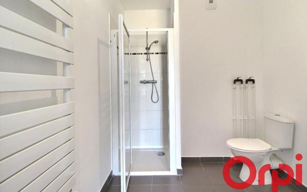 Appartement à vendre    2 pièces • 35,78 m2 Marseille 3