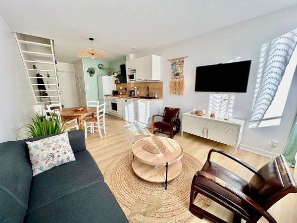 Appartement - 2 chambres - 50m2 - Marché central La Rochelle €299 000 ** - Référence MR645D2