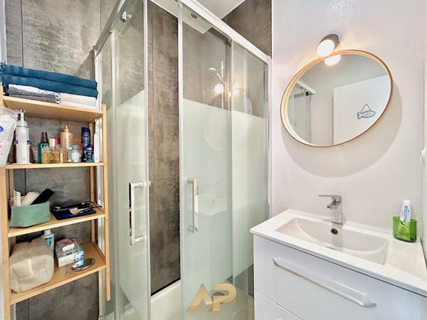 Appartement - 2 chambres - 50m2 - Marché central La Rochelle €299 000 ** - Référence MR645D2