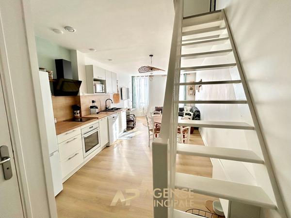 Appartement - 2 chambres - 50m2 - Marché central La Rochelle €299 000 ** - Référence MR645D2