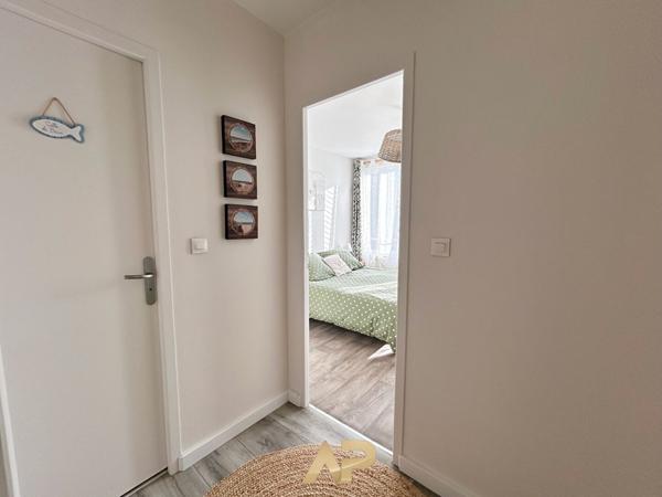 Appartement - 2 chambres - 50m2 - Marché central La Rochelle €299 000 ** - Référence MR645D2
